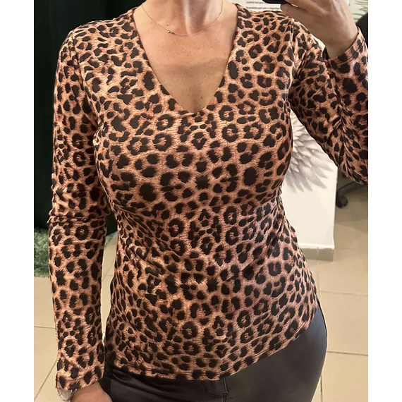 Párducmintás V-nyakú felső 